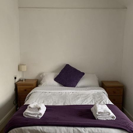 The Castle Hotel Lampeter Extérieur photo