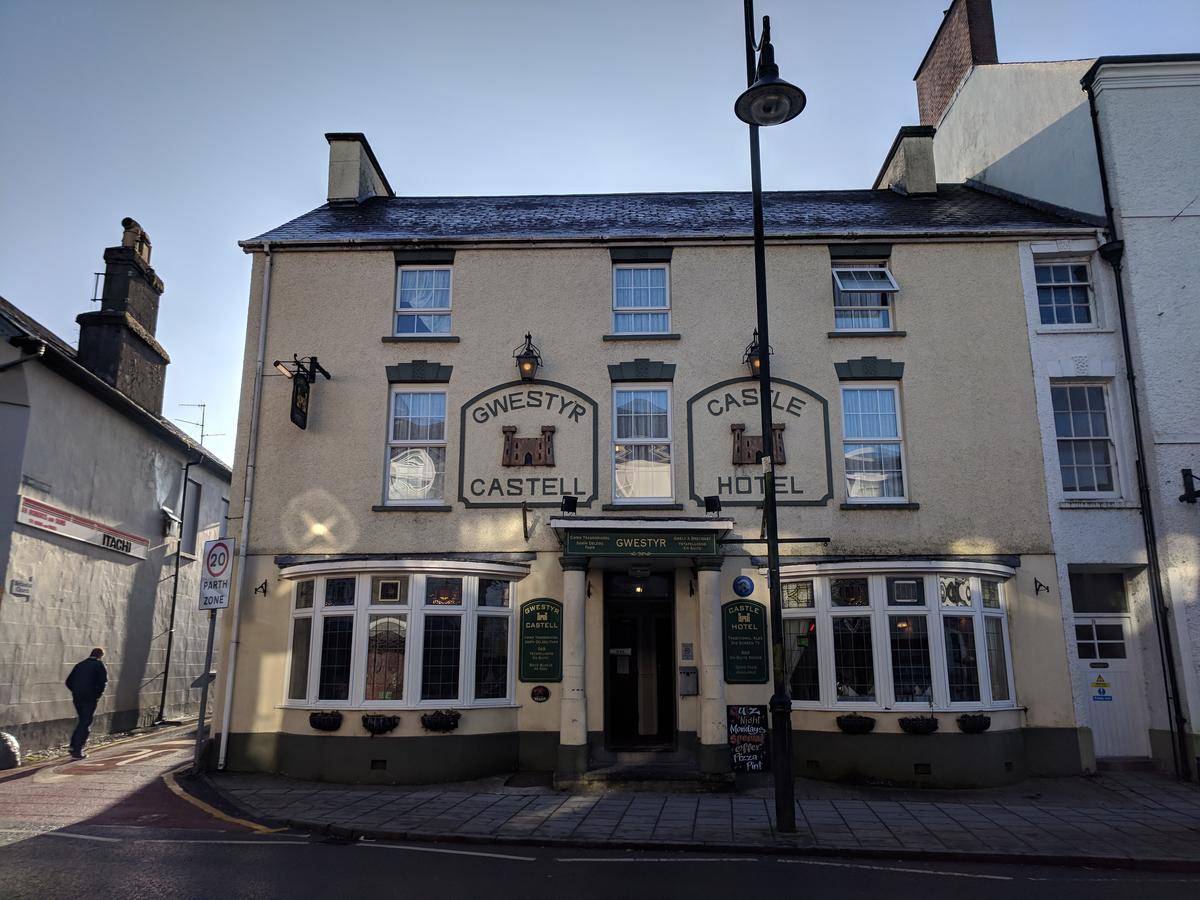 The Castle Hotel Lampeter Extérieur photo